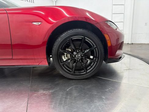 Used 2021 MAZDA MX-5 Miata Club RWD image 9