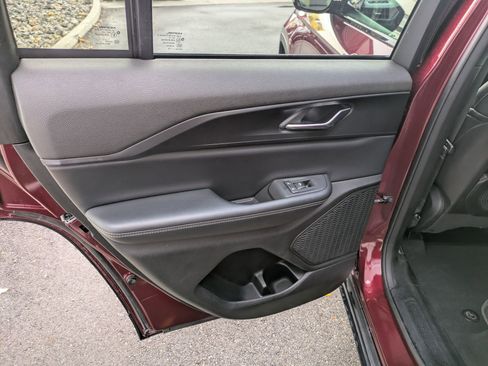 Used 2024 Jeep Grand Cherokee Altitude image 28