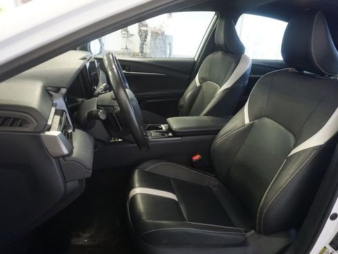 Used 2025 Toyota Camry SE FWD image 16
