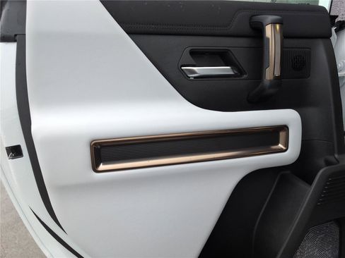 New 2025 GMC Hummer EV 2X image 29