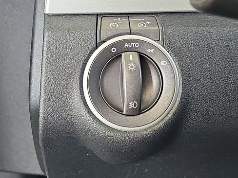 Used 2009 Pontiac G8 GT w/ Premium Package RWD image 28