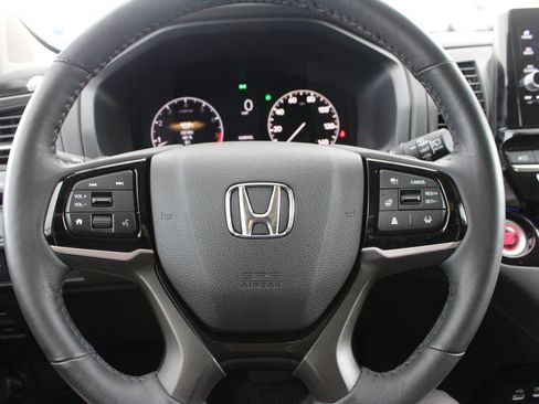 Used 2025 Honda Odyssey Elite image 12