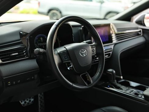 Used 2025 Toyota Camry SE FWD image 17