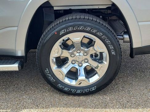 New 2026 RAM 1500 4x4 Crew Cab image 18