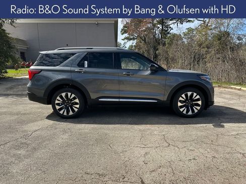 Used 2026 Ford Explorer Platinum w/ LUX Leather Package AWD/4WD image 8