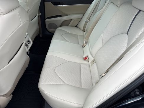 Used 2024 Toyota Camry XLE w/ Navigation Package image 20