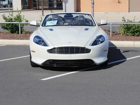 Used 2016 Aston Martin DB9 GT RWD image 14