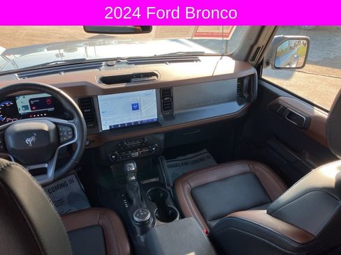 Used 2024 Ford Bronco Outer Banks image 21