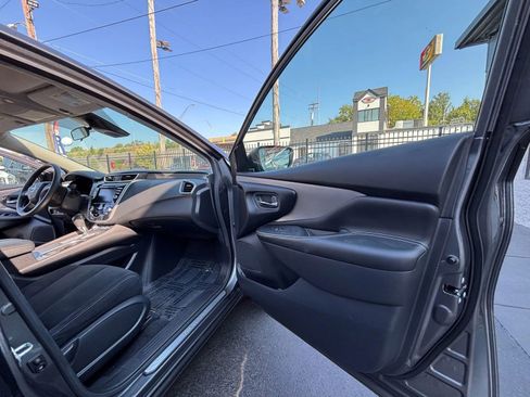 Used 2022 Nissan Murano S image 21