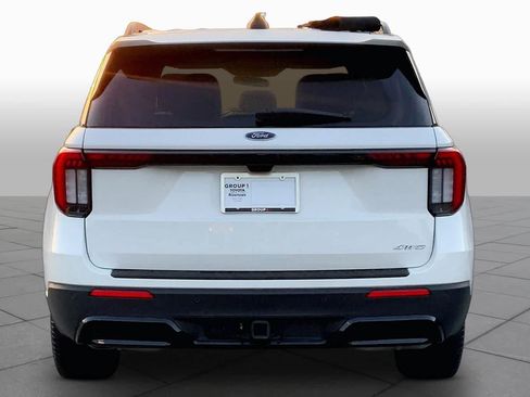 Used 2025 Ford Explorer ST-Line w/ ST-Line Street Pack AWD/4WD image 5