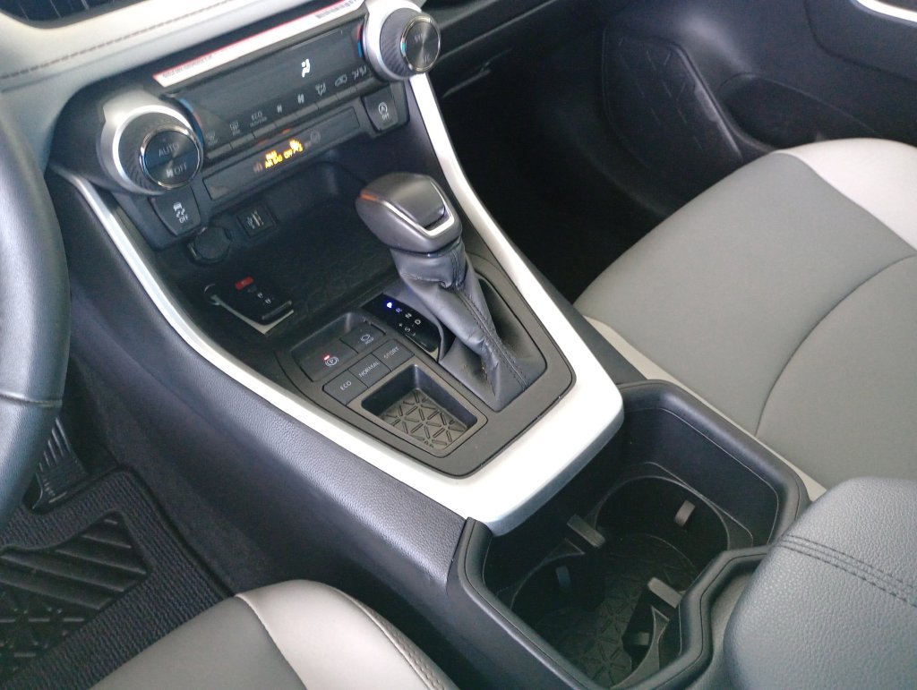 Used 2024 Toyota RAV4 XLE Premium FWD image 18