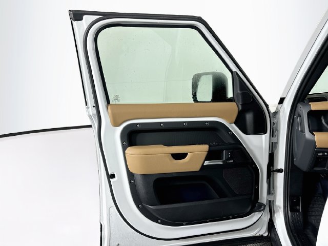 New 2026 Land Rover Defender 110 X-Dynamic SE AWD/4WD image 11
