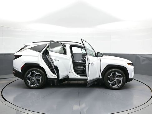 Certified 2022 Hyundai Tucson Limited w/ Cargo Package AWD/4WD image 43