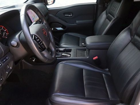 Used 2022 Nissan Frontier PRO-4X w/ Pro-4X Premium Package AWD/4WD image 14