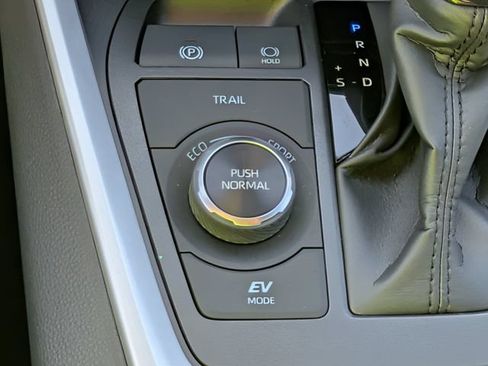 Certified 2025 Toyota RAV4 SE w/ Weather Package AWD/4WD image 16