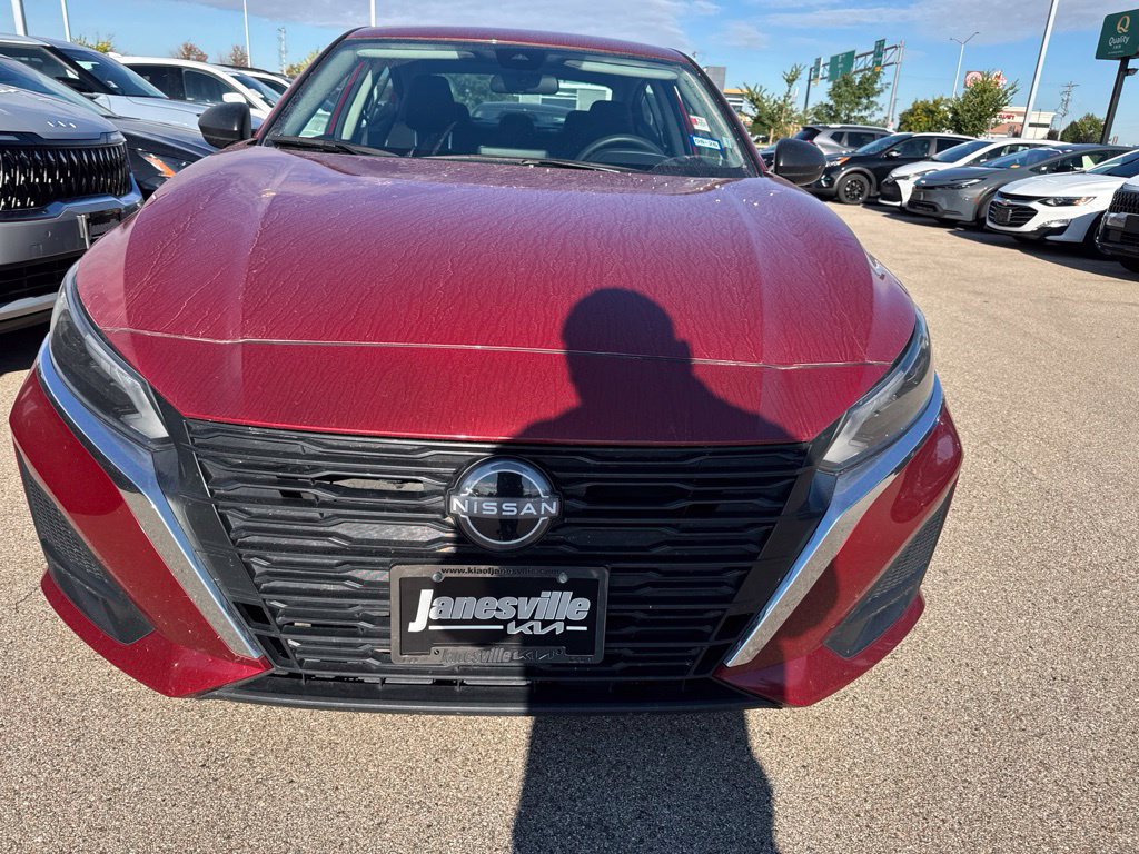 Used 2025 Nissan Altima 2.5 SV FWD image 1