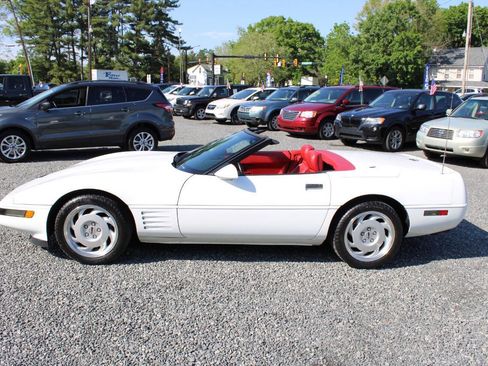 Used 1992 Chevrolet Corvette Convertible RWD image 10
