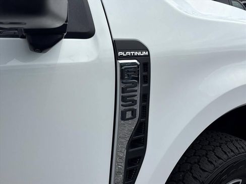 Used 2024 Ford F250 Platinum w/ FX4 Off-Road Package AWD/4WD image 11