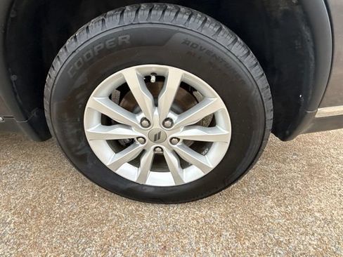 Used 2019 Dodge Durango SXT w/ 3rd Row Seating Group AWD/4WD image 9
