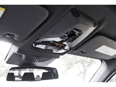 Used 2025 BMW X1 xDrive28i w/ Technology Package image 19