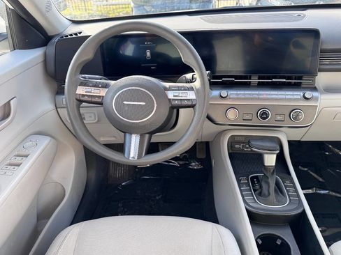 Used 2024 Hyundai Kona SE image 13