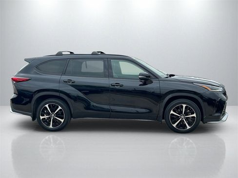 Used 2021 Toyota Highlander XSE image 4