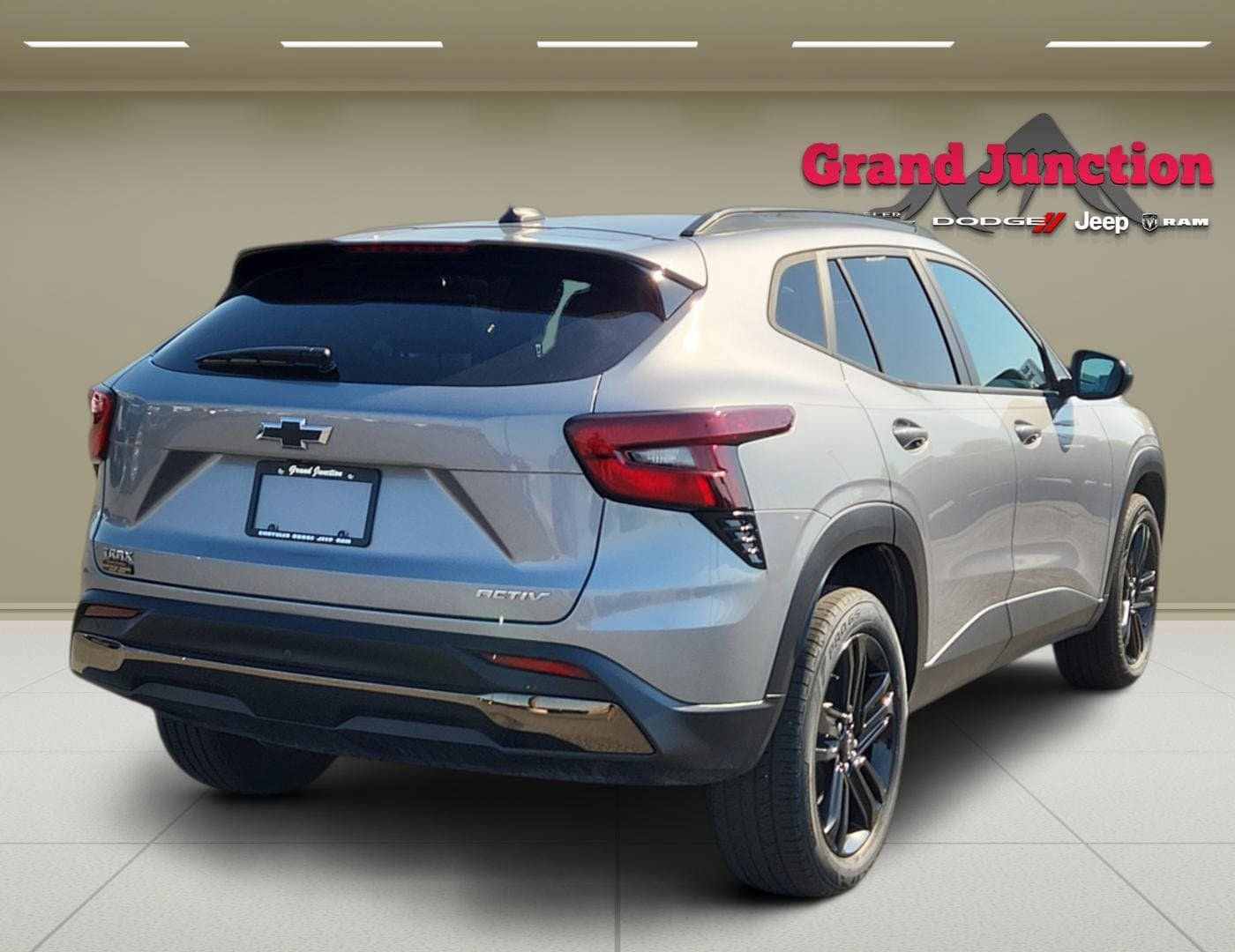 Used 2025 Chevrolet Trax ACTIV w/ Driver Confidence Package FWD image 4
