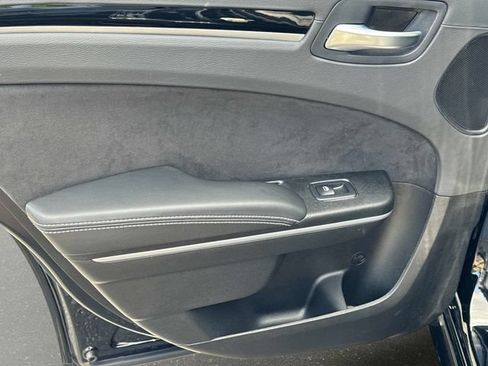 Used 2023 Chrysler 300 C RWD image 9