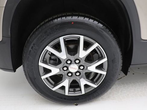 Used 2023 GMC Acadia SLE w/ Driver Convenience Package image 10