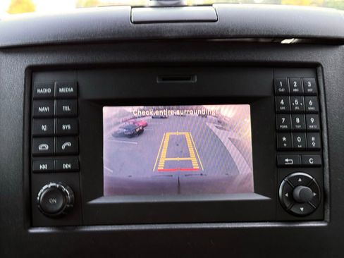 Used 2018 Mercedes-Benz Sprinter 2500 image 30