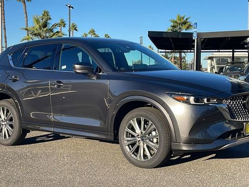 New 2025 MAZDA CX-5 Signature image 1