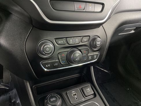 Used 2022 Jeep Cherokee Latitude Lux image 30