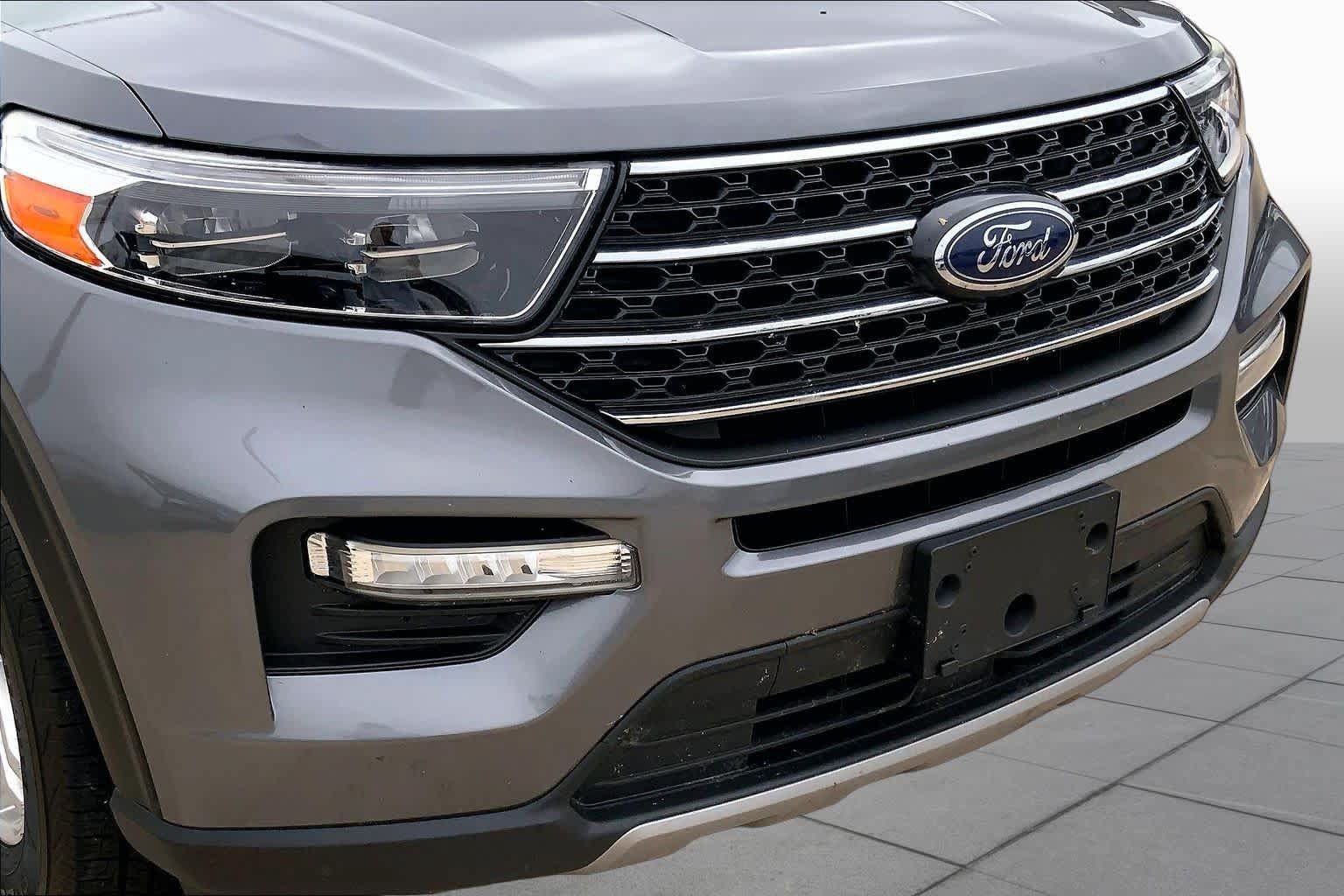 Used 2021 Ford Explorer XLT w/ Equipment Group 202A RWD image 28