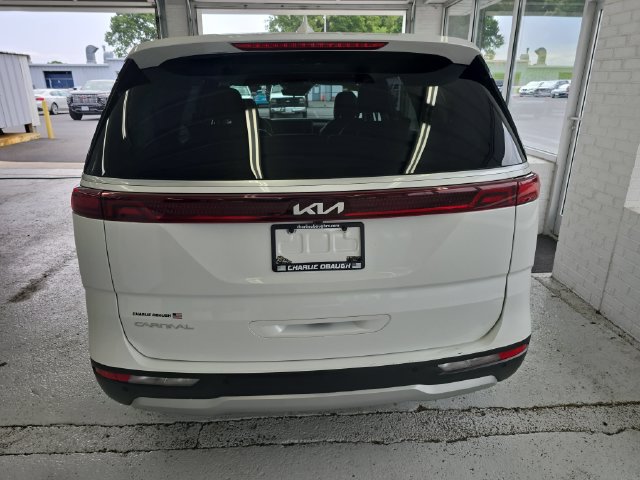 Certified 2024 Kia Carnival LX FWD image 4
