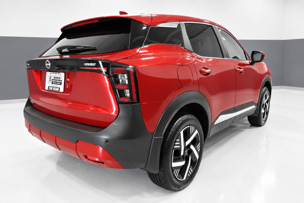 Certified 2025 Nissan Kicks SV FWD image 8