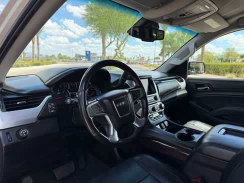 Used 2019 GMC Yukon XL SLT image 9