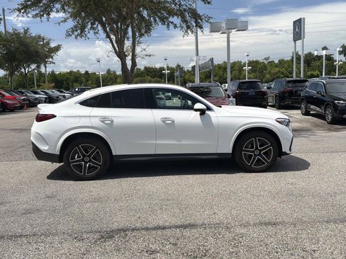 Certified 2025 Mercedes-Benz GLC 300 4MATIC image 2