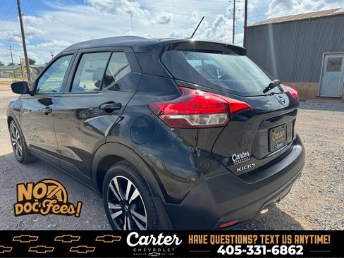 Used 2019 Nissan Kicks SV FWD image 11