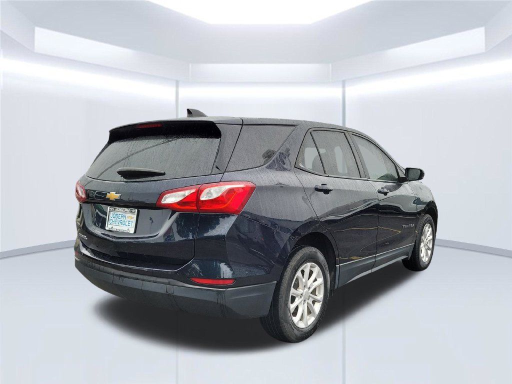 Used 2020 Chevrolet Equinox LS w/ LS Convenience Package FWD image 5