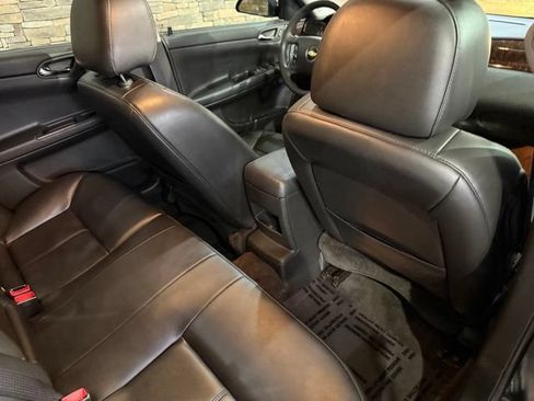 Used 2015 Chevrolet Impala LTZ FWD image 32