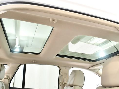 Used 2015 Lincoln MKX AWD w/ Equipment Group 102A image 18