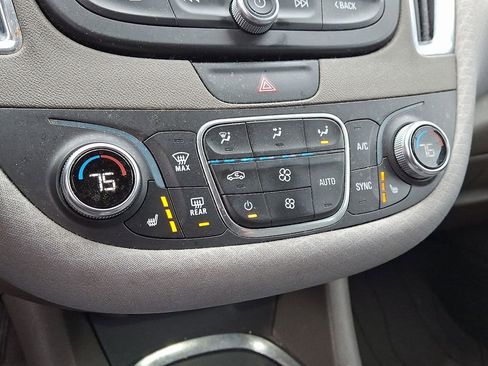 Used 2019 Chevrolet Malibu LT image 21