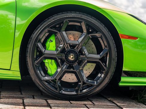 Used 2024 Lamborghini Huracan Tecnica RWD image 14