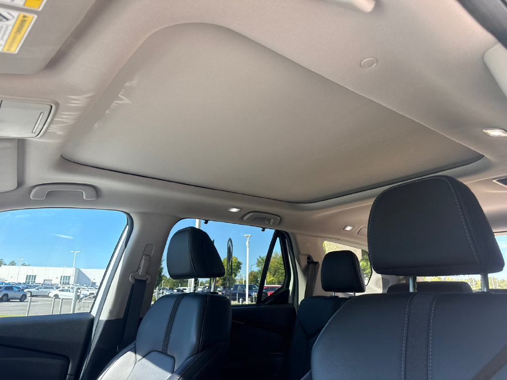 Certified 2025 Honda Pilot Touring image 31
