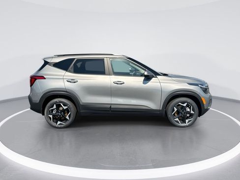 New 2026 Kia Seltos S AWD/4WD image 9