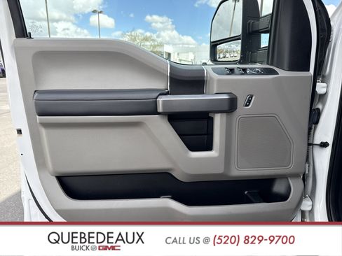 Used 2019 Ford F250 XLT w/ FX4 Off-Road Package image 16