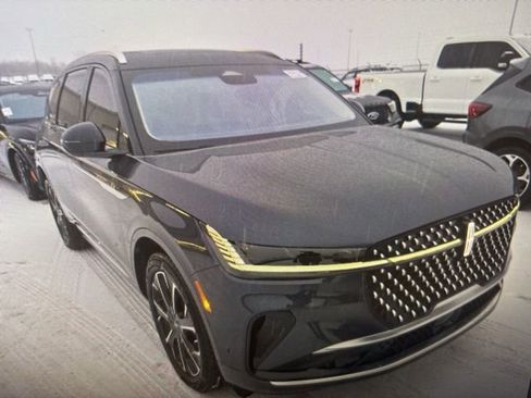 Used 2024 Lincoln Nautilus Reserve w/ Equipment Group 203A image 5