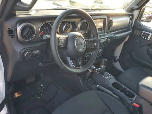 Used 2020 Jeep Gladiator Sport w/ Quick Order Package 24S image 21