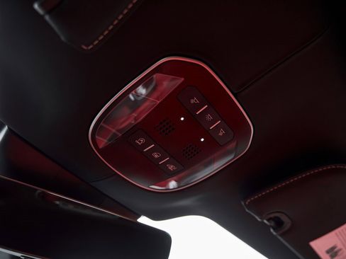 Used 2020 Ferrari GTC4Lusso T image 82