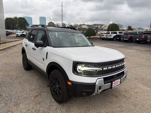 New 2025 Ford Bronco Sport Badlands w/ Badlands Tech Package AWD/4WD image 3